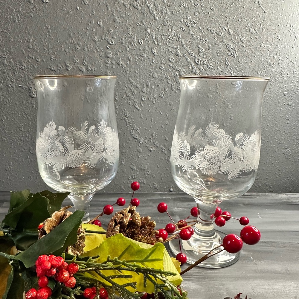 Vintage Libbey Arby’s frosted pinecone wine glasses set of 2 gold rim